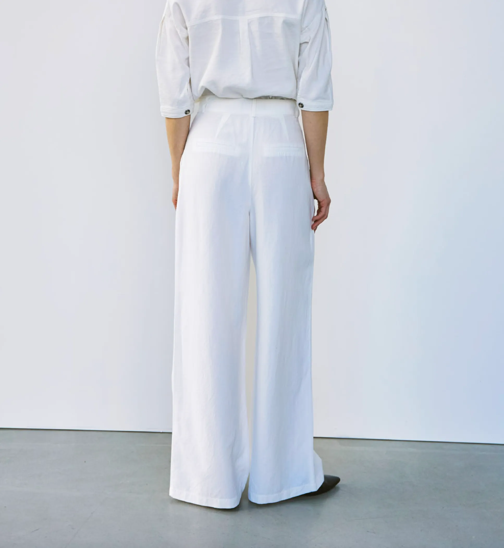 Antonia Wide Pleated Pants - White