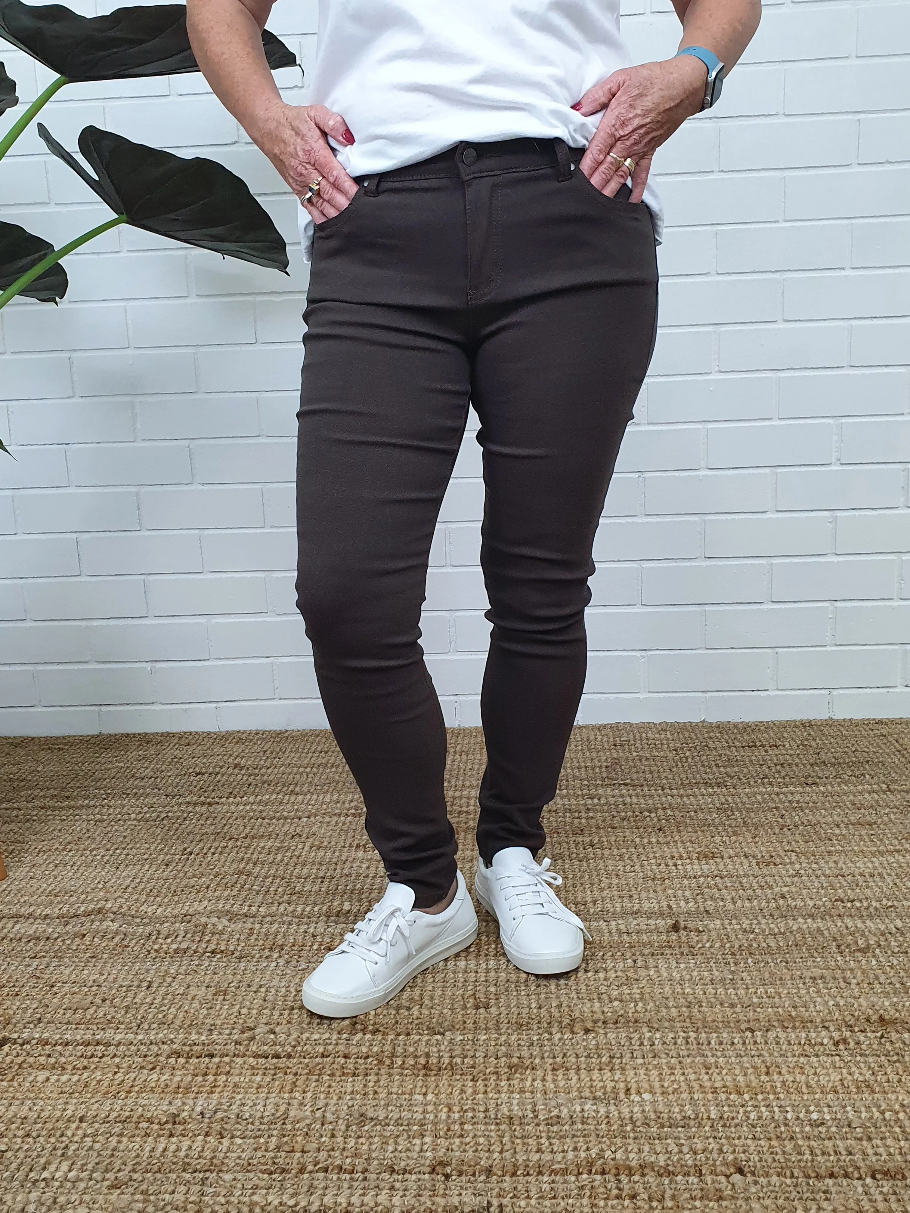 Wakee Stretch Jeans Chocolate